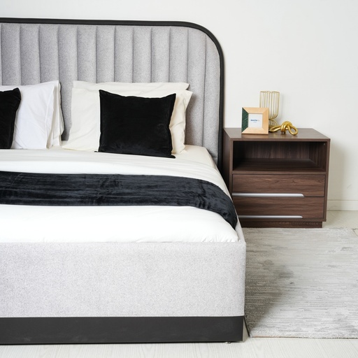 [X135924] Havera Bedroom Set